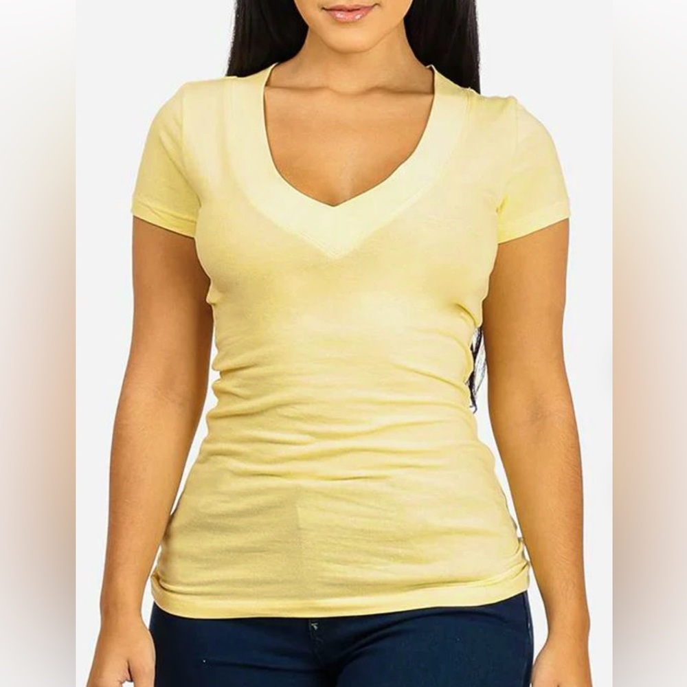 New with tag splash pale yellow v neck cotton blend t-shirt size medium